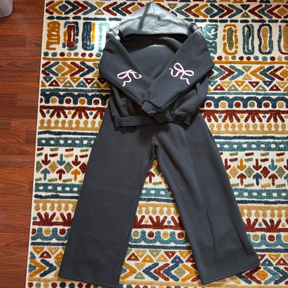 Gray Hoodie and Pants Set with Pink Bow Accents